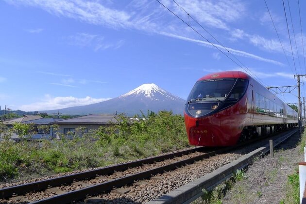 富士山ビュー特急特別車両貸切と「FUJIYAMAテラス」ランチビュッフェ