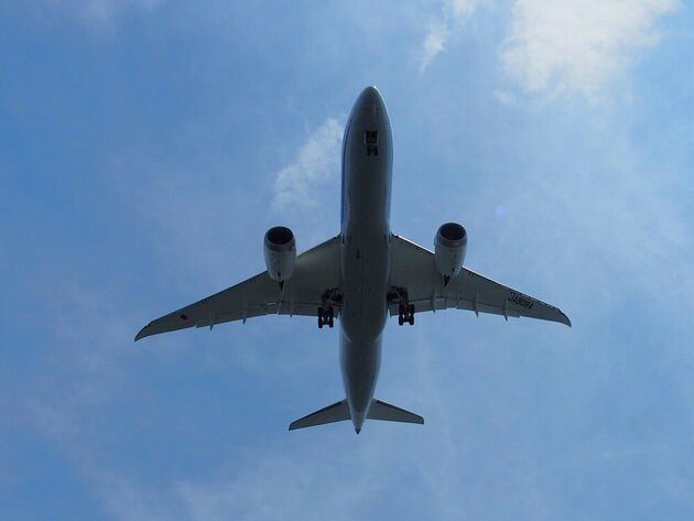 圧巻の迫力! 飛行機を真下から眺めるアンダージェットクルーズ& 羽田空港制限区域内見学バスツアー