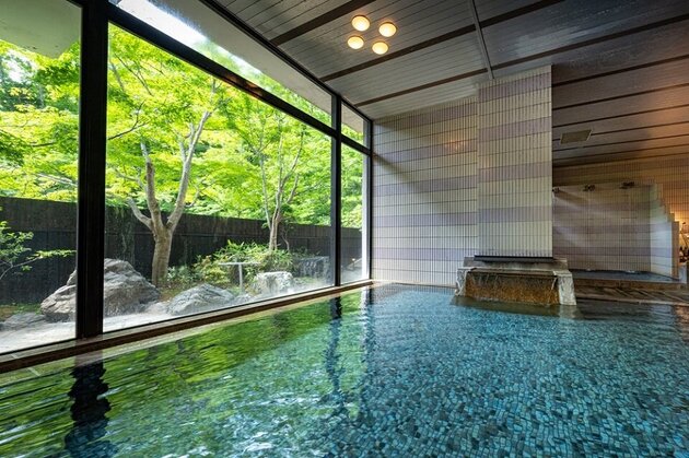 湯西川温泉宿泊プラン 北関東の秘湯・栃木「亀の井ホテル 日光湯西川オールインクルーシブホテル」