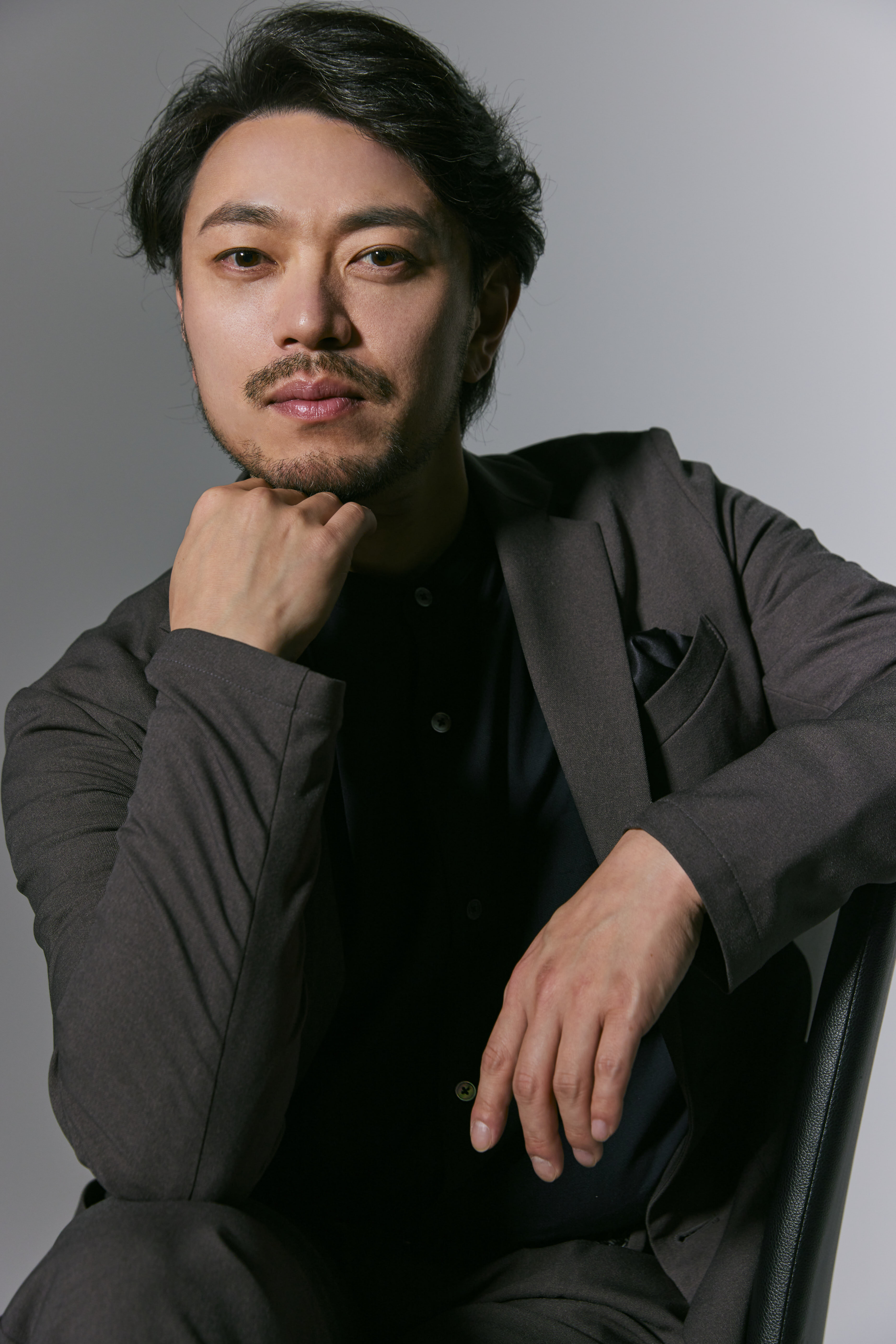 飯田洋輔_アー写.jpg