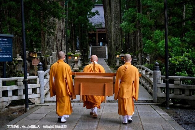 天空の聖地「高野山」<br />神聖な空気に満ちる3日間