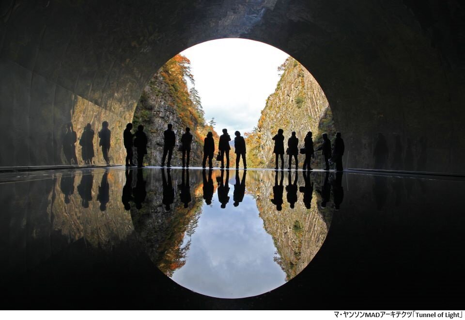 キャプションあり：マ・ヤンソンMADアーキテクツ「Tunnel of Light」.jpg